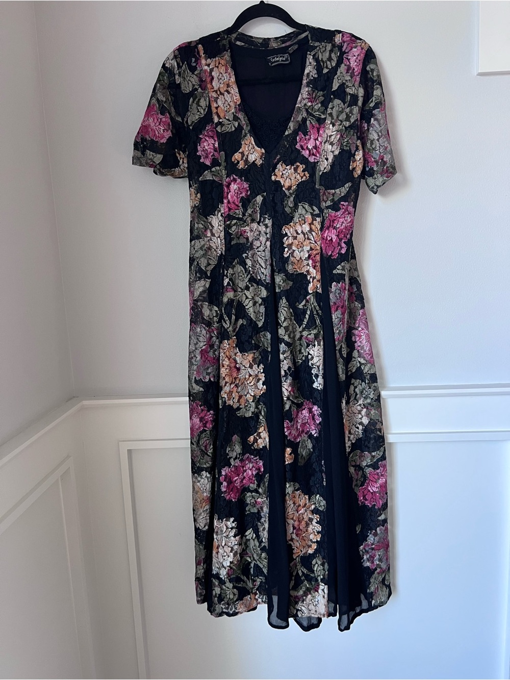 Nostalgia  vintage Black Floral V-Neck Midi Dress with Pink and Cream Blooms